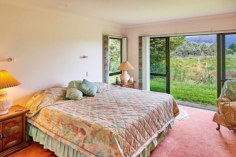 Photo of property in 12 Te Horo Beach Road, Te Horo, Otaki, 5581