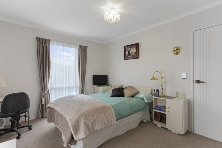 Photo of property in 45 Royal Park Drive, Parklands, Christchurch, 8083