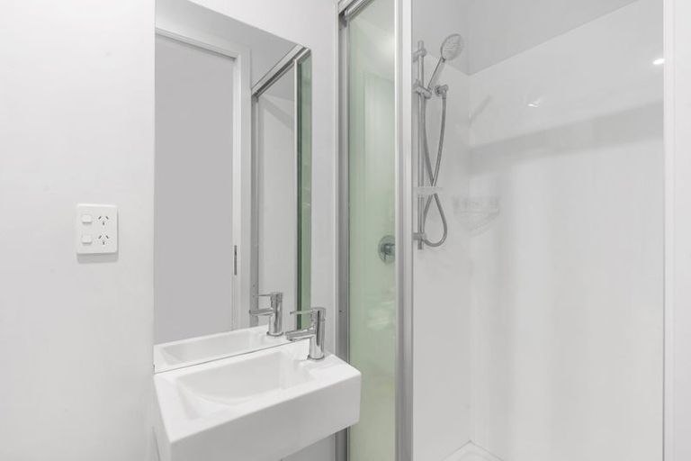 Photo of property in Frank Sargeson Apts, 202/74 Anzac Street, Takapuna, Auckland, 0622