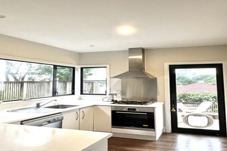 Photo of property in 2c Lewisville Terrace, Thorndon, Wellington, 6011