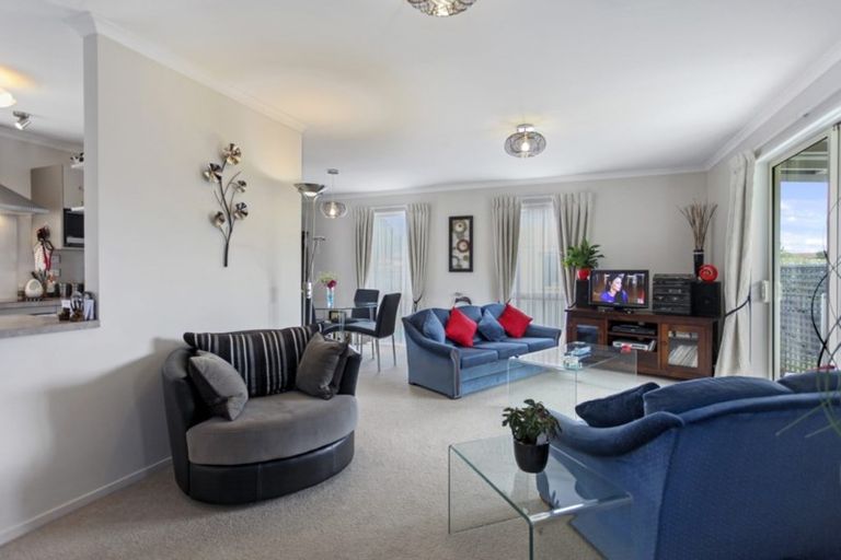 Photo of property in 45 Royal Park Drive, Parklands, Christchurch, 8083