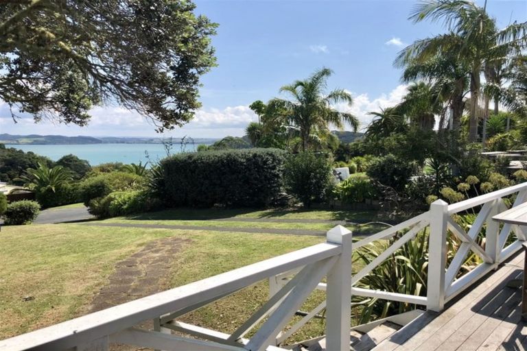 Photo of property in 12 Brind Road, Russell, 0202