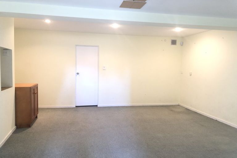 Photo of property in 16 Contessa Drive, Glenfield, Auckland, 0629