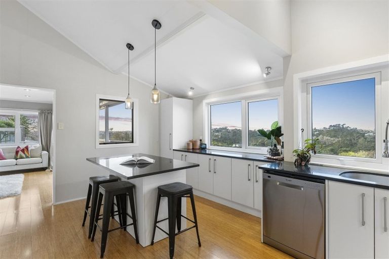 Photo of property in 13 Miraka Place, Birkenhead, Auckland, 0626