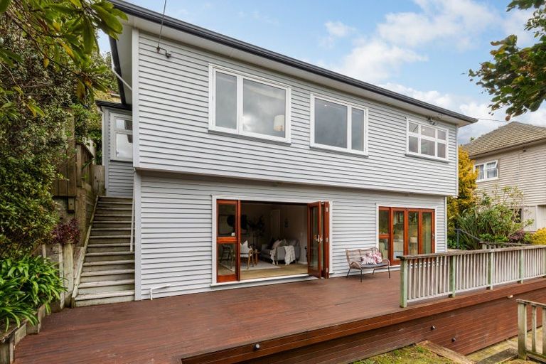 Photo of property in 129 Cockayne Road, Khandallah, Wellington, 6035