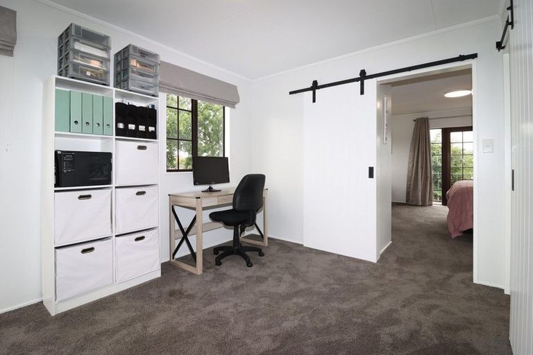 Photo of property in 10 Kereru Place, Masterton, 5810