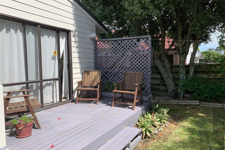 Photo of property in 43 Gosford Drive, Botany Downs, Auckland, 2010