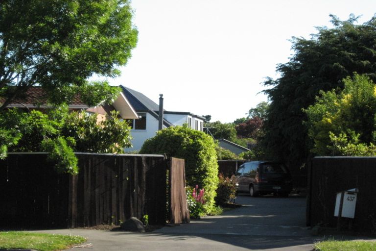 Photo of property in 437 Memorial Avenue, Burnside, Christchurch, 8053