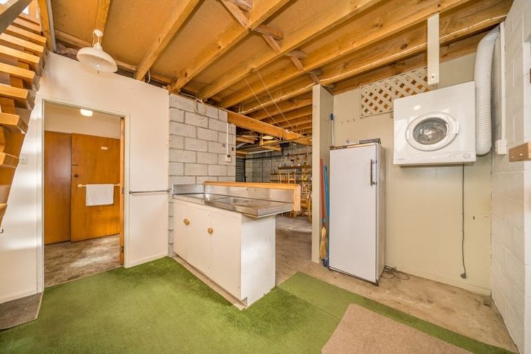 Photo of property in 4a Dowling Grove, Silverstream, Upper Hutt, 5019