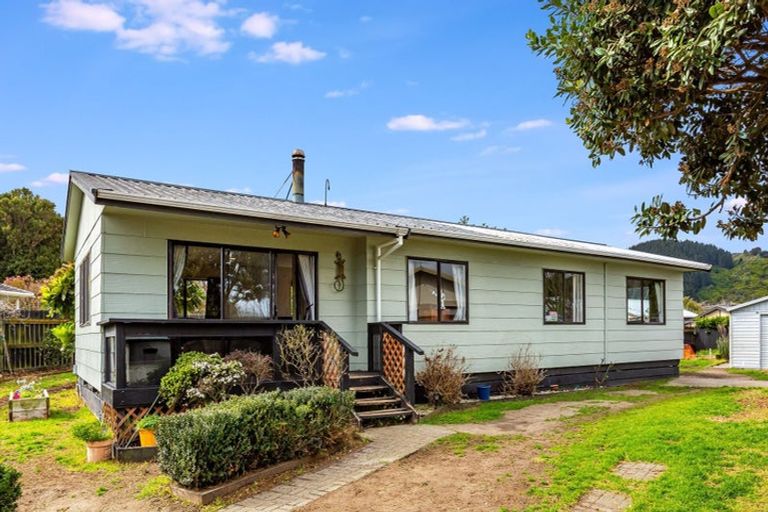 Photo of property in 14 Pukeko Street, Paraparaumu, 5032