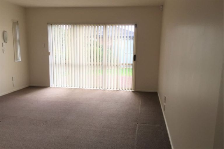 Photo of property in 15 Pyrite Street, Westgate, Auckland, 0614