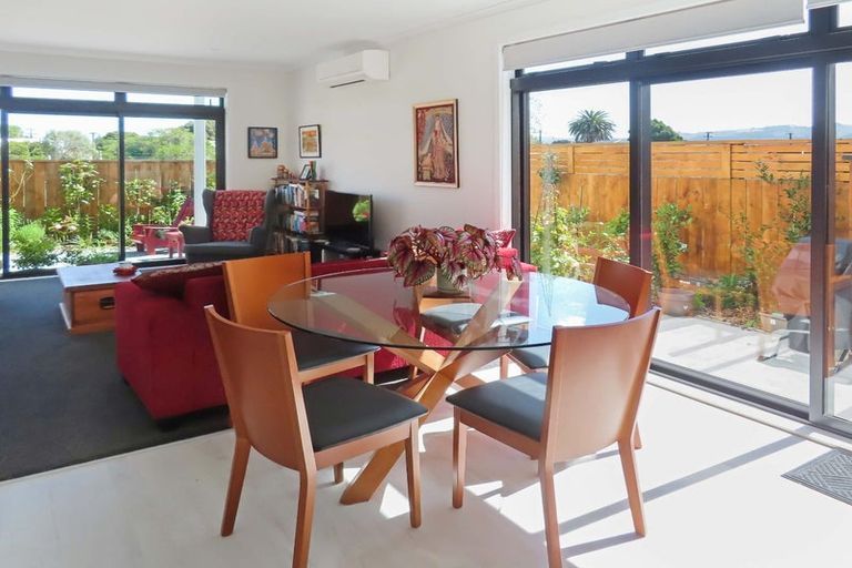 Photo of property in 26 Kauamo Close, Waiwhetu, Lower Hutt, 5010