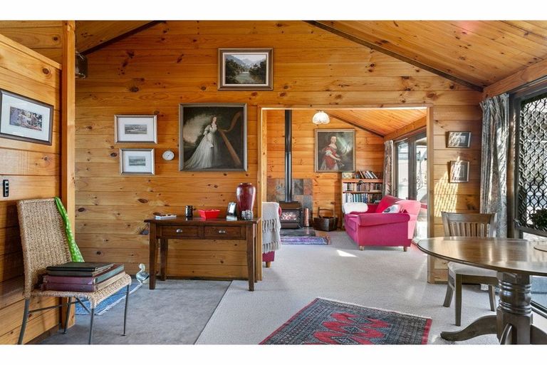 Photo of property in 25 Shera Street, Acacia Bay, Taupo, 3330