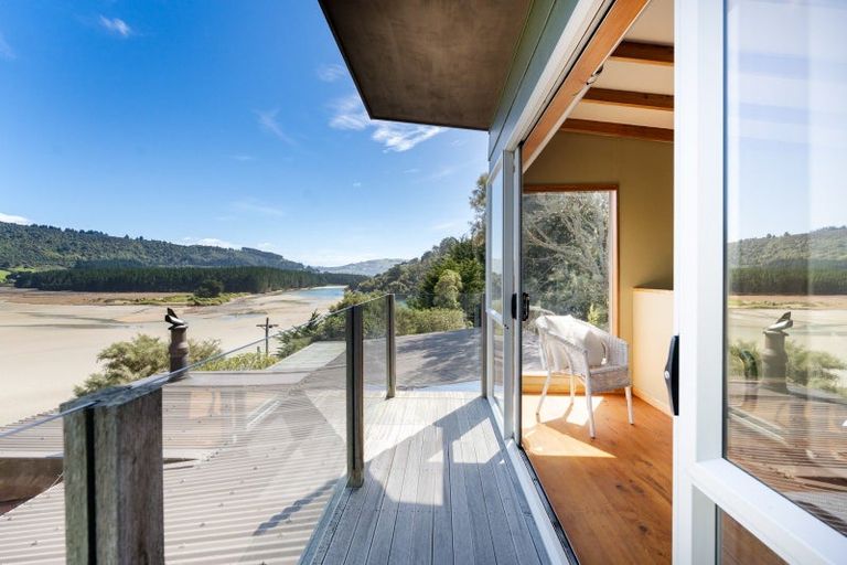 Photo of property in 50 Bay Road, Purakaunui, Port Chalmers, 9081