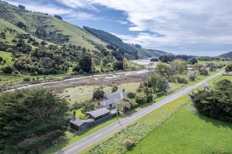 Photo of property in 1123 Okains Bay Road, Okains Bay, 7583