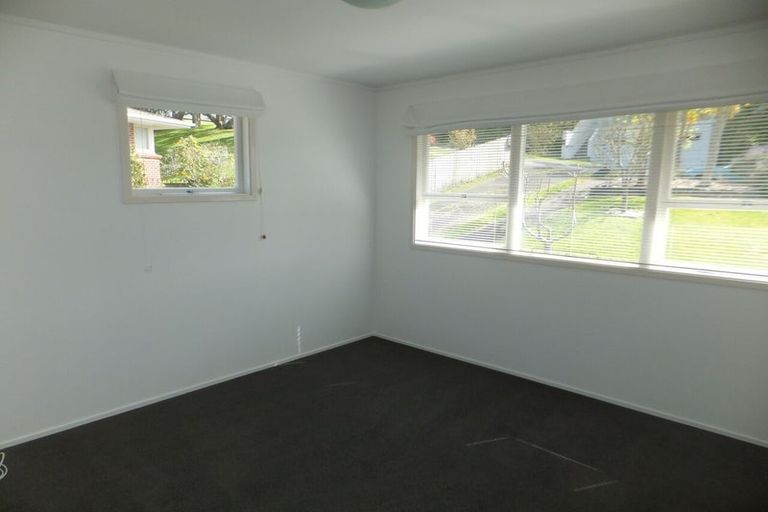 Photo of property in 46 Deuxberry Avenue, Northcote, Auckland, 0627