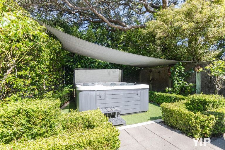 Photo of property in 17a Simla Crescent, Khandallah, Wellington, 6035