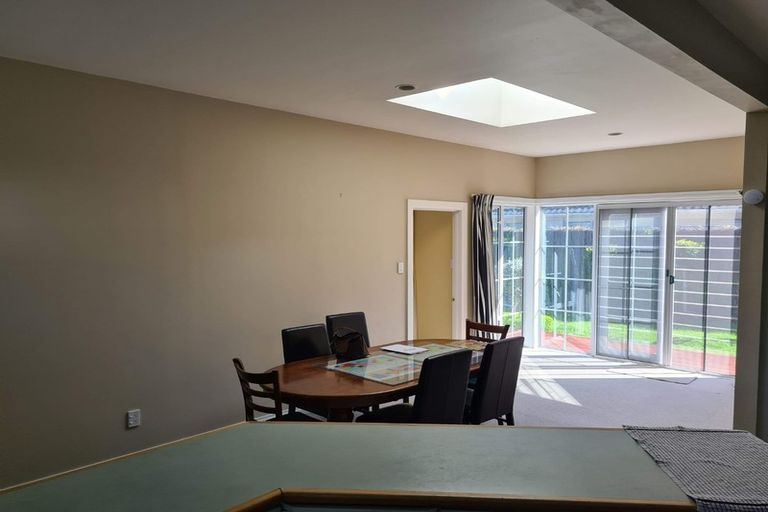 Photo of property in 11 Avonhead Road, Avonhead, Christchurch, 8042