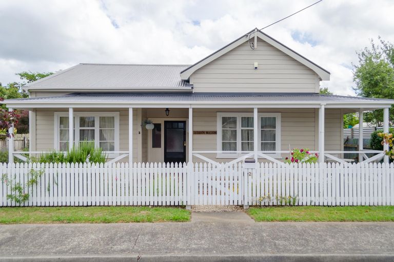 Photo of property in 2 Seddon Street, Carterton, 5713