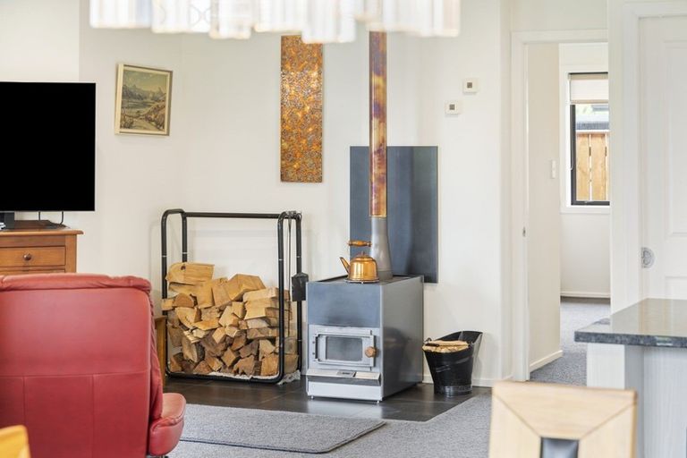 Photo of property in 18 Feist Street, Carterton, 5713