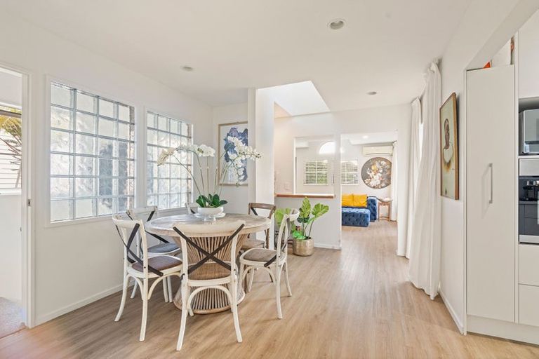 Photo of property in 1/35 Newhaven Terrace, Mairangi Bay, Auckland, 0630