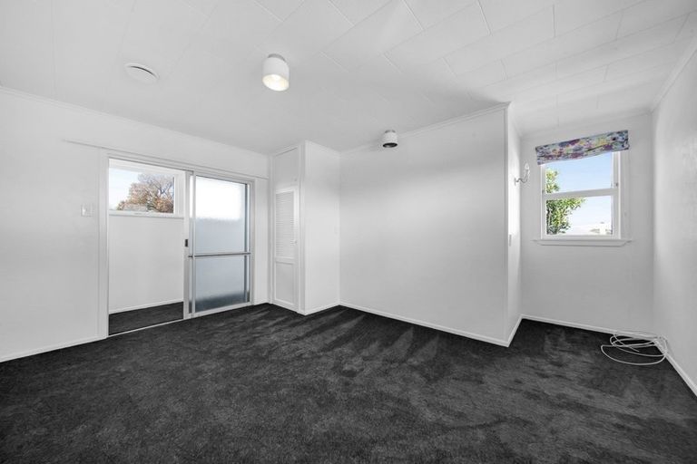 Photo of property in 190a Seaview Road, Westown, New Plymouth, 4310