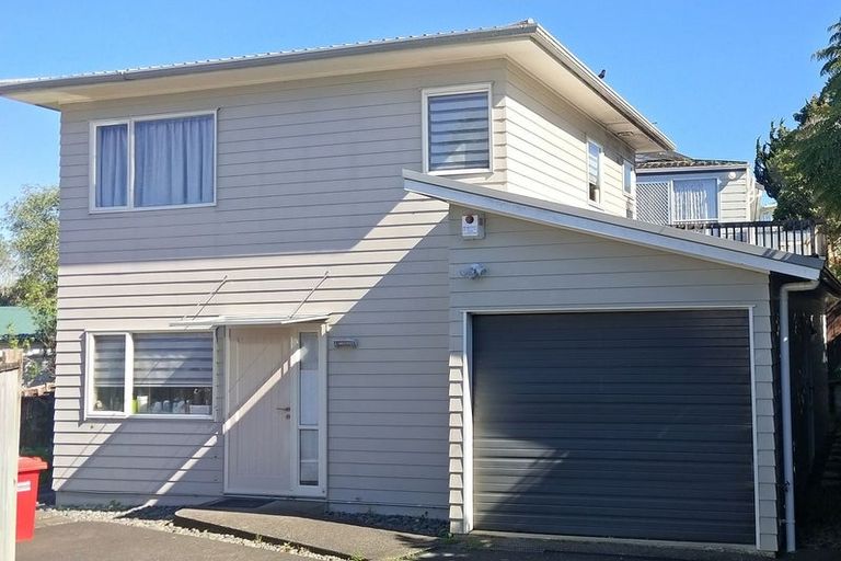 Photo of property in 14 Woodstock Road, Forrest Hill, Auckland, 0620