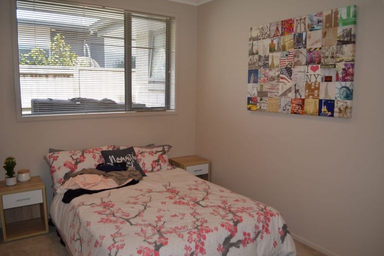 Photo of property in 16 Rochfort Crescent, Pyes Pa, Tauranga, 3112