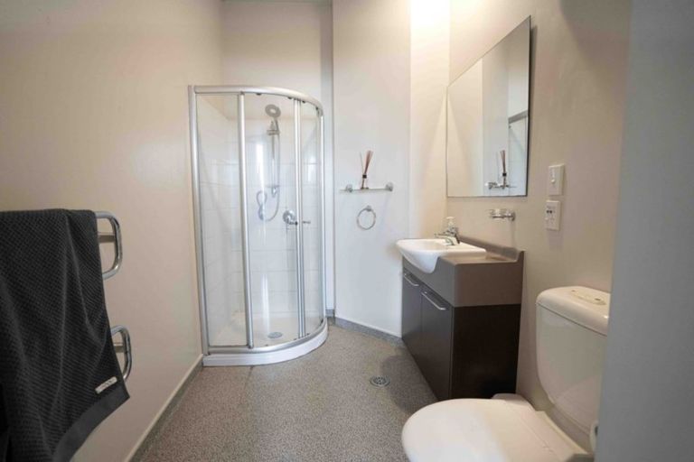 Photo of property in Stadium Garden Flats, 203/107 Thorndon Quay, Pipitea, Wellington, 6011