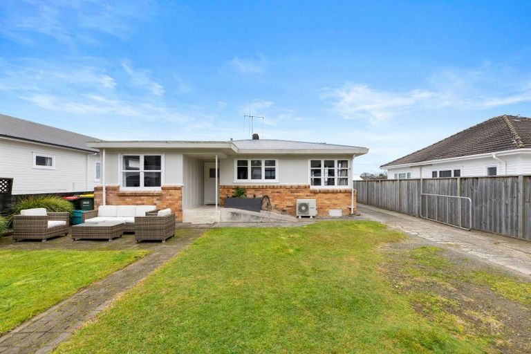 Photo of property in 12 Winter Street, Fairfield, Hamilton, 3214