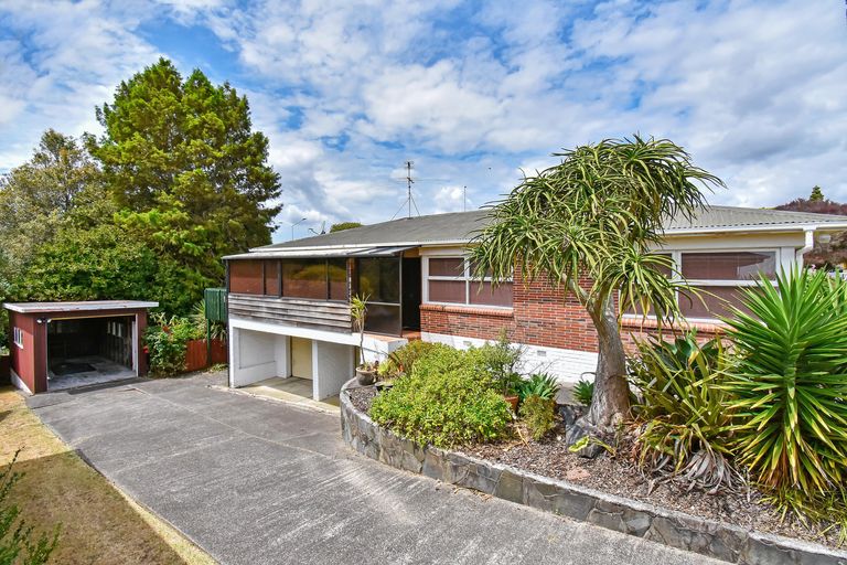 Photo of property in 34 Lawrence Crescent, Hillpark, Auckland, 2102