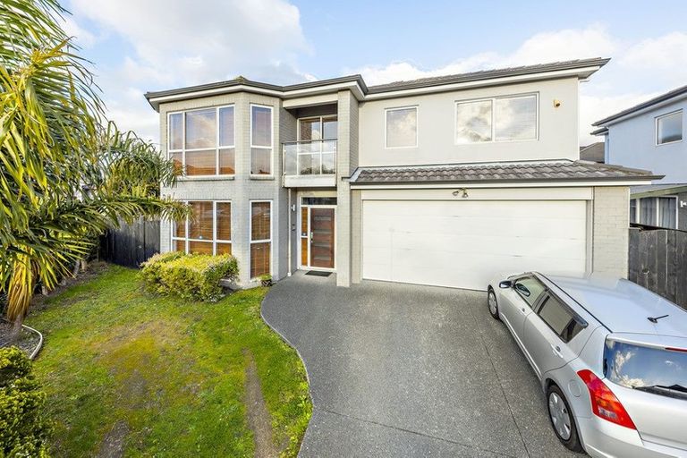 Photo of property in 13 Stamford Crescent, Flat Bush, Auckland, 2019