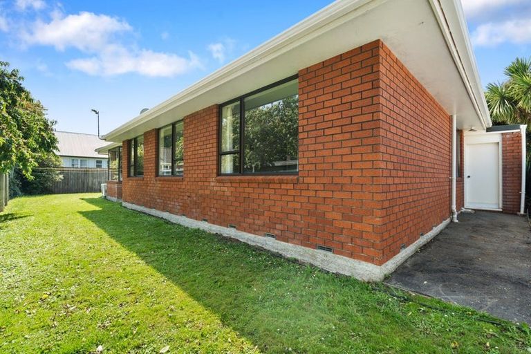 Photo of property in 2/52 Truman Road, Bryndwr, Christchurch, 8053