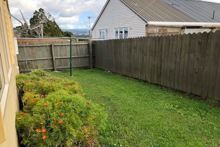 Photo of property in 241 Great North Road, Henderson, Auckland, 0612