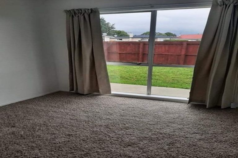 Photo of property in 38 Strathmore Avenue, Levin, 5510