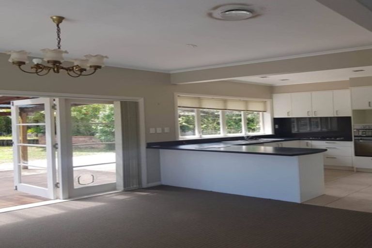 Photo of property in 17 Walton Road, Paraparaumu Beach, Paraparaumu, 5032
