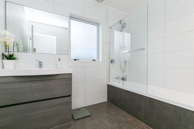 Photo of property in 7 Ashton Fitchett Drive, Brooklyn, Wellington, 6021