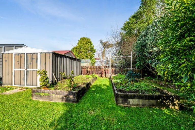 Photo of property in 5 Ngahere Street, Inglewood, 4330