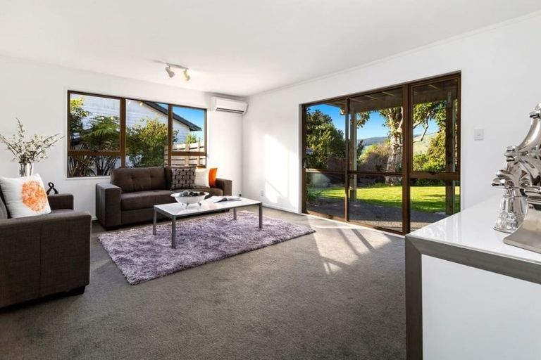 Photo of property in 5 Saint Benets Place, Tawa, Wellington, 5028