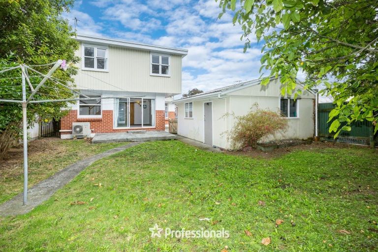 Photo of property in 42 Gibbons Street, Upper Hutt Central, Upper Hutt, 5018