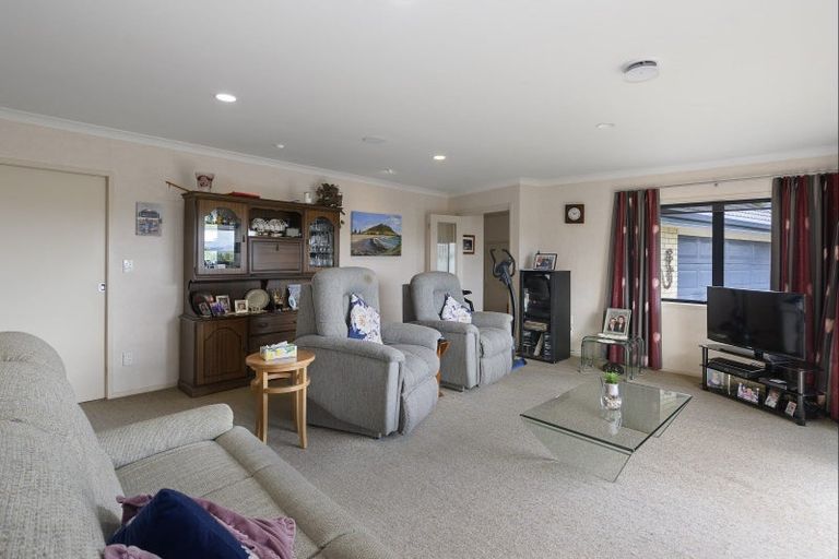 Photo of property in 15 Rowesdale Drive, Ohauiti, Tauranga, 3112