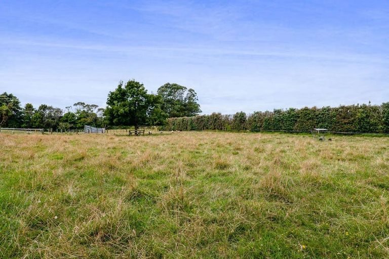 Photo of property in 25 Takiroa Street, Urenui, 4375