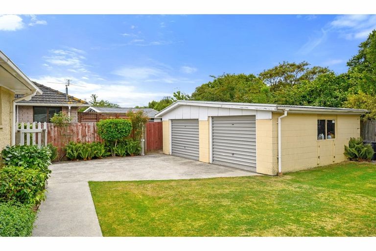 Photo of property in 8 Blossomdale Place, Bishopdale, Christchurch, 8053