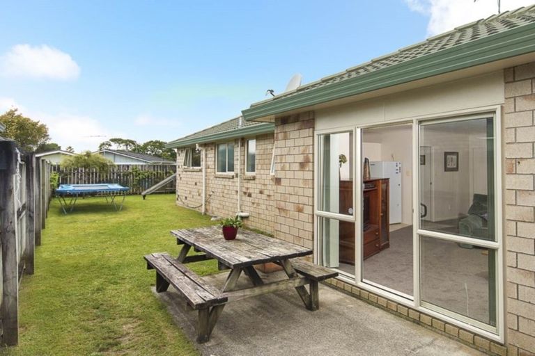 Photo of property in 18 Ranch Place, Pukekohe, 2120