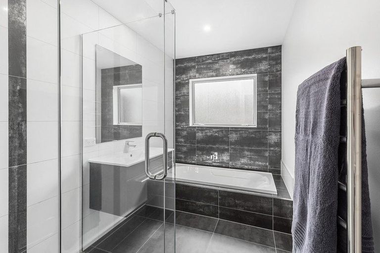 Photo of property in 152 Endeavour Drive, Whitby, Porirua, 5024