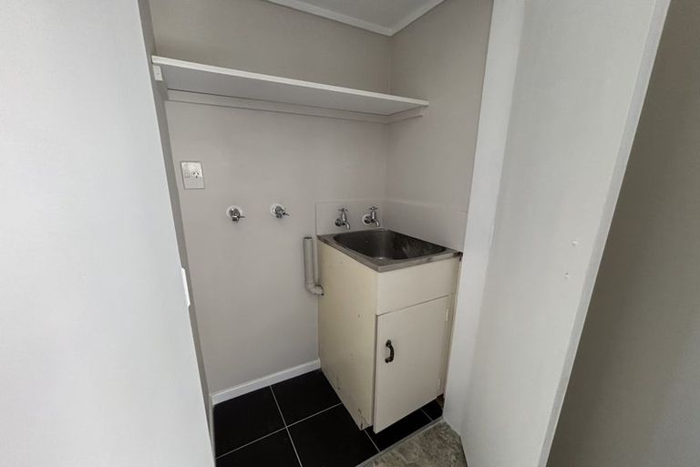 Photo of property in 12 Douglas Street, Levin, 5510
