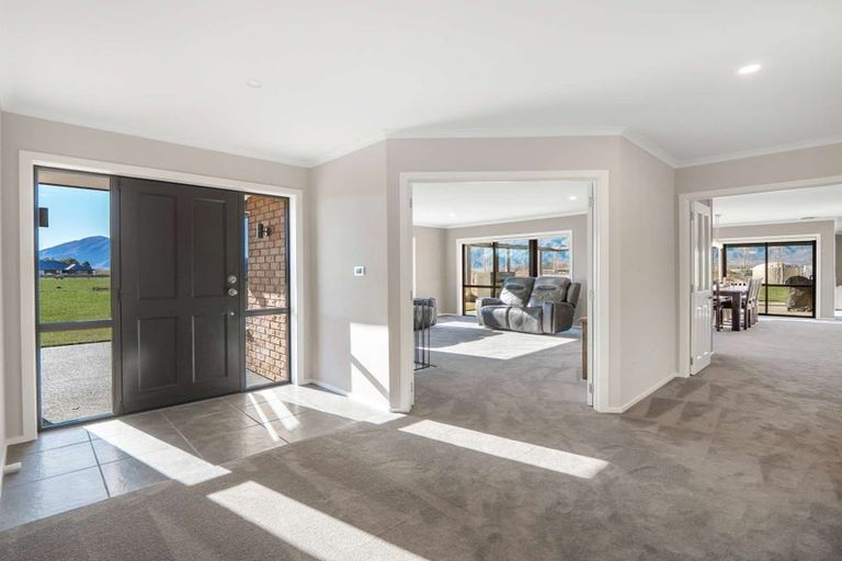 Photo of property in 10 Hardacre Place, Omarama, 9412