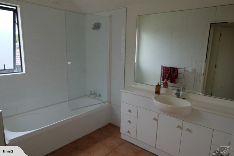 Photo of property in 9 Loughanure Place, Massey, Auckland, 0614