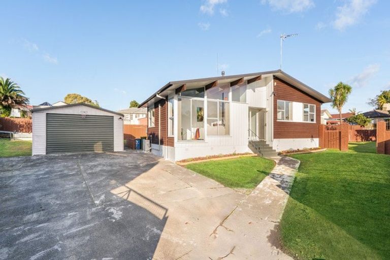 Photo of property in 39 Thornlow Street, Glendene, Auckland, 0602