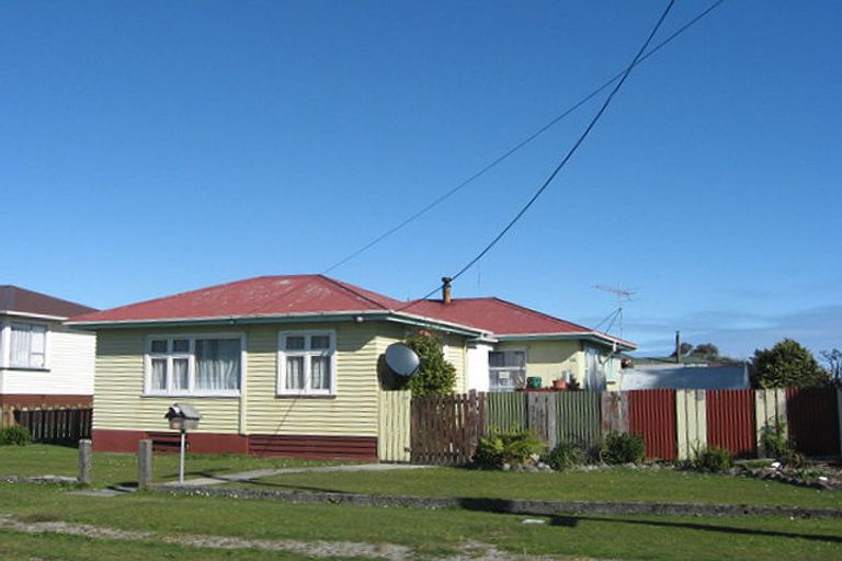 Photo of property in 12 Peel Street, Cobden, Greymouth, 7802